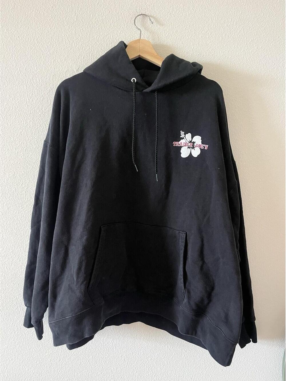 Trader Joe's Hibiscus Flower Employee Black Hoodie 2XL⁠